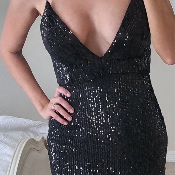 Dress - Picture 2 of 9